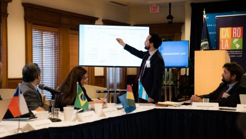 Professor Alvaro Santos presenting during workshop