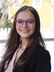 Mariana Mariano Headshot
