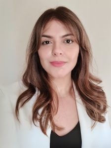 Karina Patricio Ferreira Lima Headshot