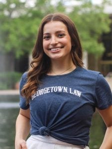 Leah DeFreitas' headshot