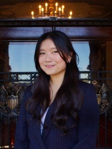 Cynthia Lu Headshot