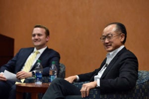 Brian Fiske (L’19) leads a discussion with Dr. Jim Yong Kim, president of the World Bank and one of the founders of Partners in Health, at Georgetown Law on March 7.