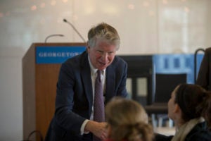 Manhattan DA Cy Vance (L’82) introduces himself to students at a luncheon career event sponsored by the Office of Public Interest and Community Service on March 20.