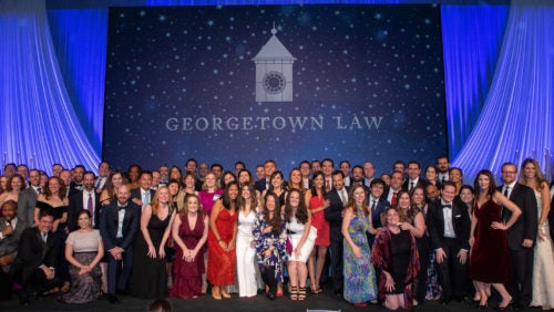 The Georgetown Law Class of 2009 poses for a class photo!