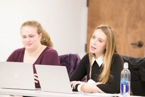 Elizabeth LaPaugh (L’22, right) at her Week One course: “Internet Defamation Simulation: Alternative Dispute Resolution in a Transnational Dispute.”