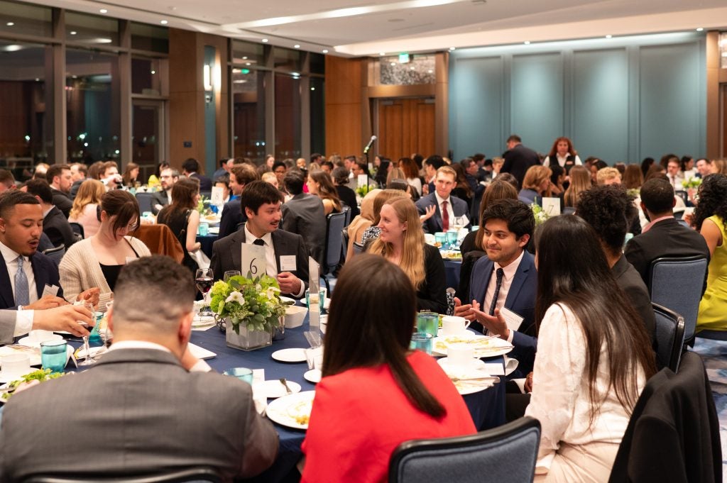 Guests enjoy dinner at the 11th annual Georgetown Law Journal alumni banquet.