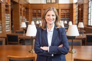Dean M. Elizabeth Magill in the reading room at the Edward Bennett Williams Law Library